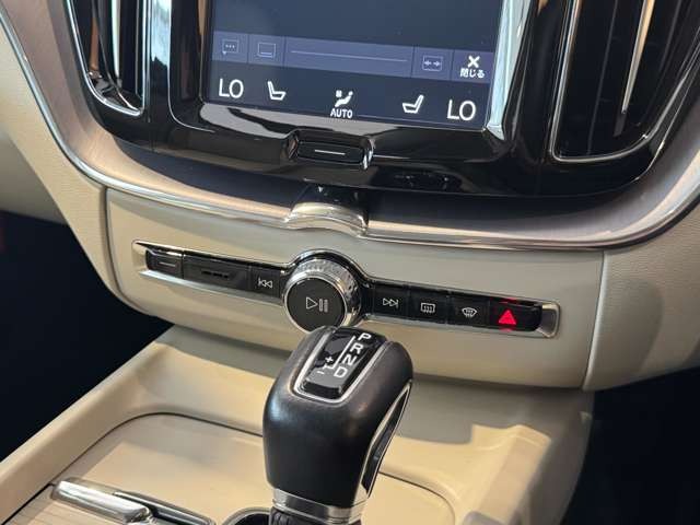 XC60 D4 AWD モメンタム