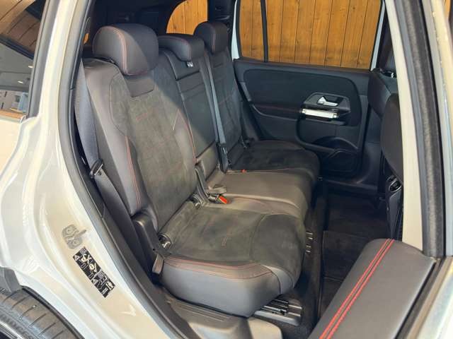 GLB 200d 4マチック AMGラインパッケージ