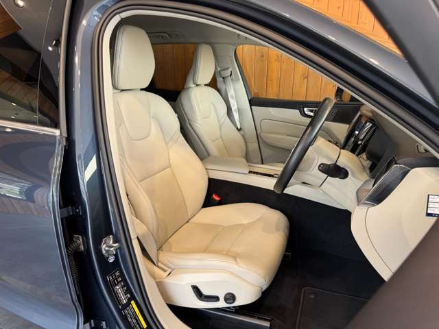 XC60 D4 AWD モメンタム