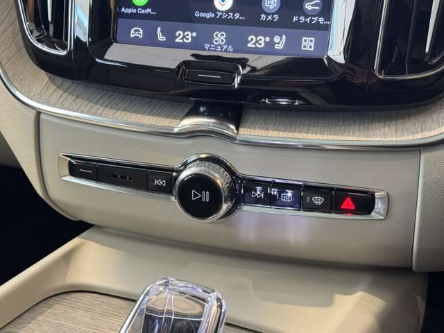 XC60 アルティメット B5 AWD