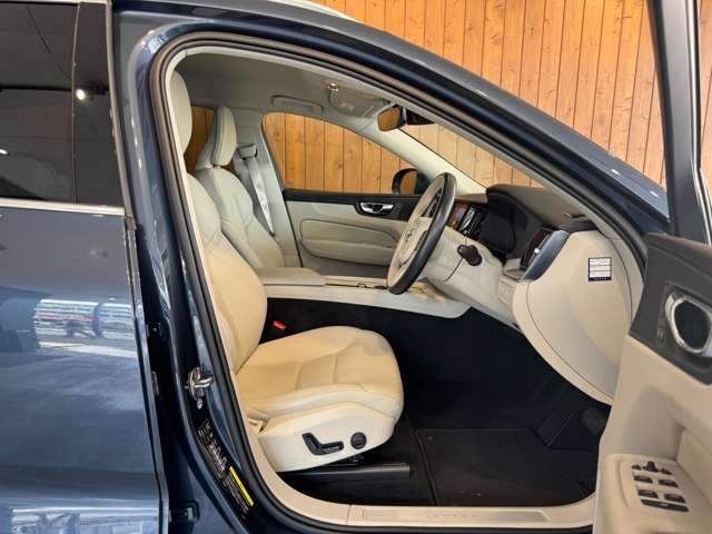XC60 D4 AWD モメンタム