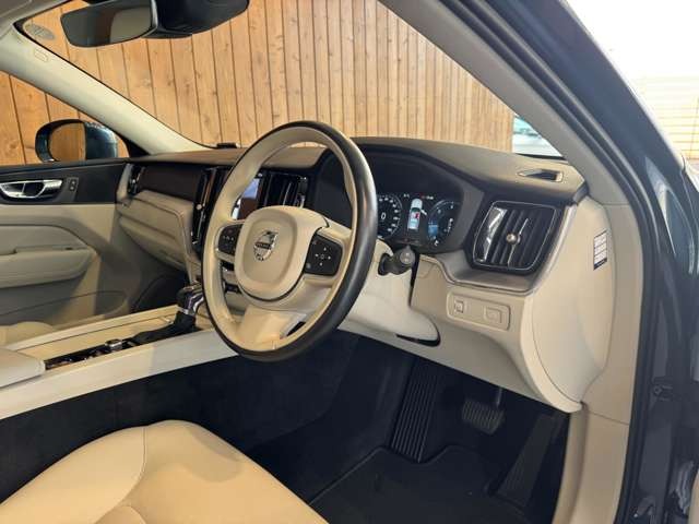XC60 D4 AWD モメンタム