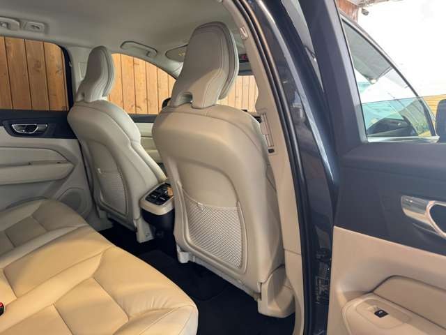 XC60 D4 AWD モメンタム