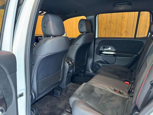 GLB 200d 4マチック AMGラインパッケージ