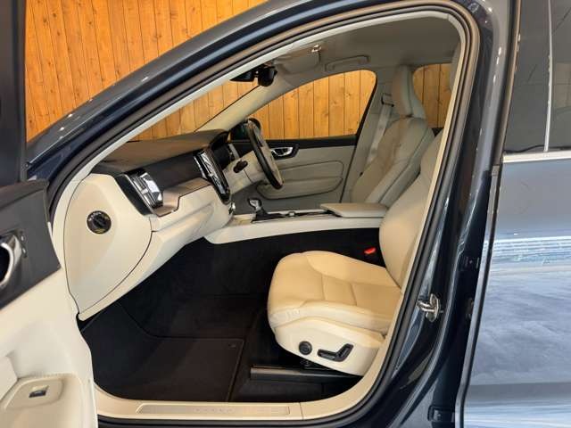 XC60 D4 AWD モメンタム