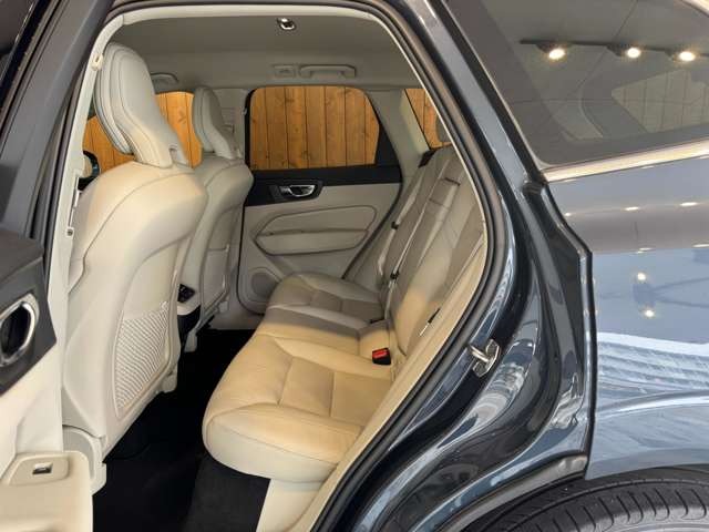 XC60 D4 AWD モメンタム