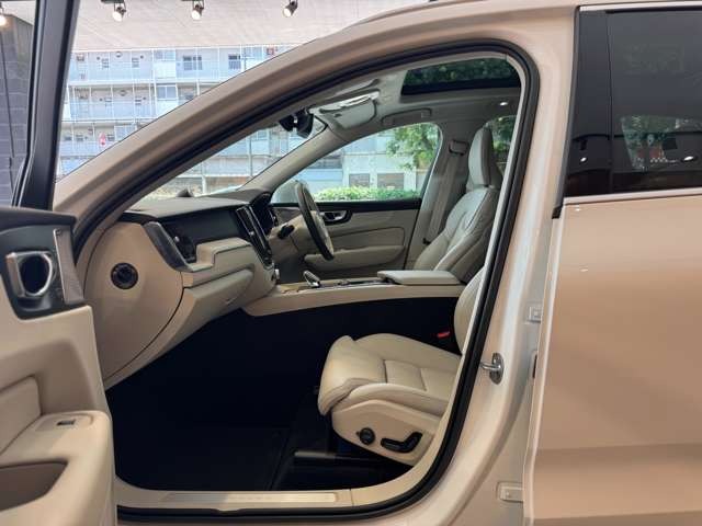 XC60 アルティメット B5 AWD