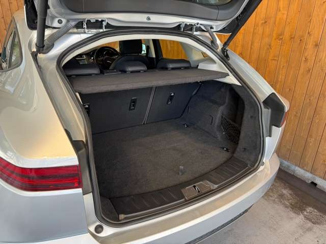Eペイス 2.0L D180