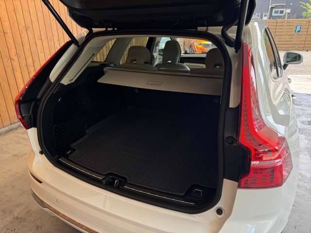 XC60 アルティメット B5 AWD