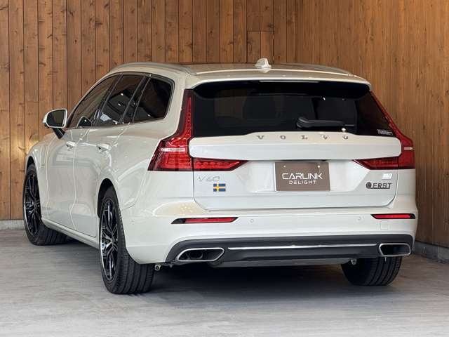V60 リチャージ プラグイン ハイブリッド T6 AWD インスクリプション