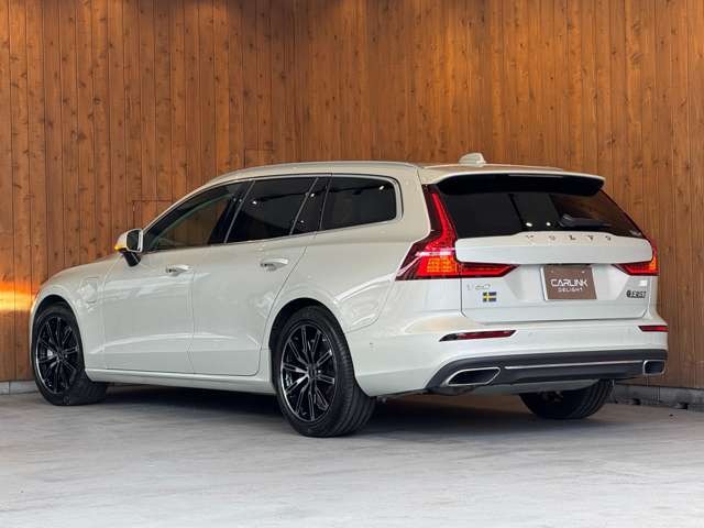 V60 リチャージ プラグイン ハイブリッド T6 AWD インスクリプション