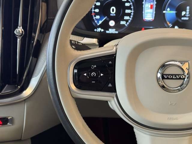 V60 リチャージ プラグイン ハイブリッド T6 AWD インスクリプション
