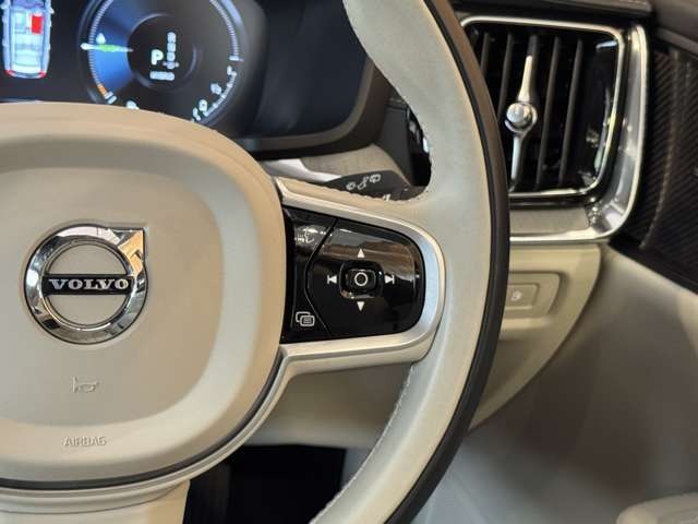 V60 リチャージ プラグイン ハイブリッド T6 AWD インスクリプション