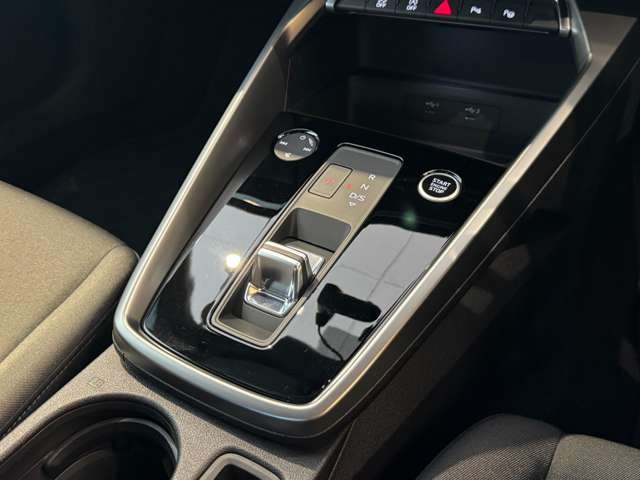 A3セダン 30 TFSI アドバンスト