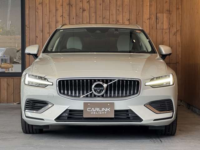 V60 リチャージ プラグイン ハイブリッド T6 AWD インスクリプション