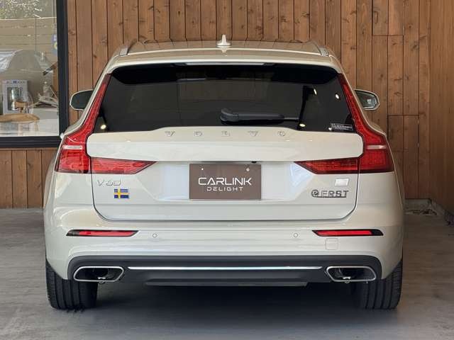 V60 リチャージ プラグイン ハイブリッド T6 AWD インスクリプション