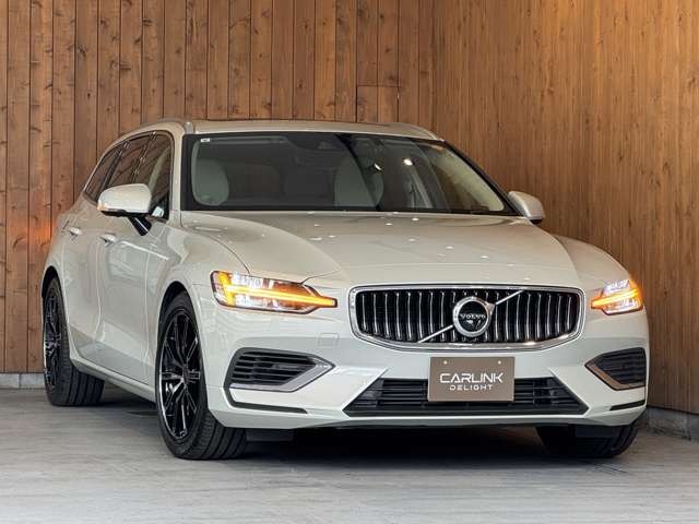 V60 リチャージ プラグイン ハイブリッド T6 AWD インスクリプション