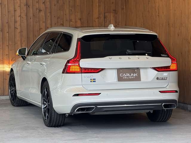V60 リチャージ プラグイン ハイブリッド T6 AWD インスクリプション