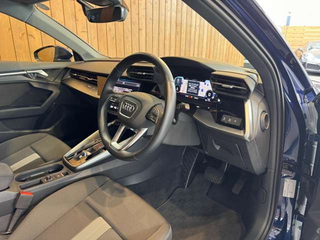 A3セダン 30 TFSI アドバンスト