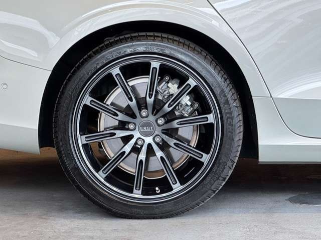 V60 リチャージ プラグイン ハイブリッド T6 AWD インスクリプション