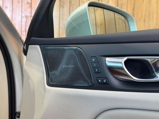 V60 リチャージ プラグイン ハイブリッド T6 AWD インスクリプション