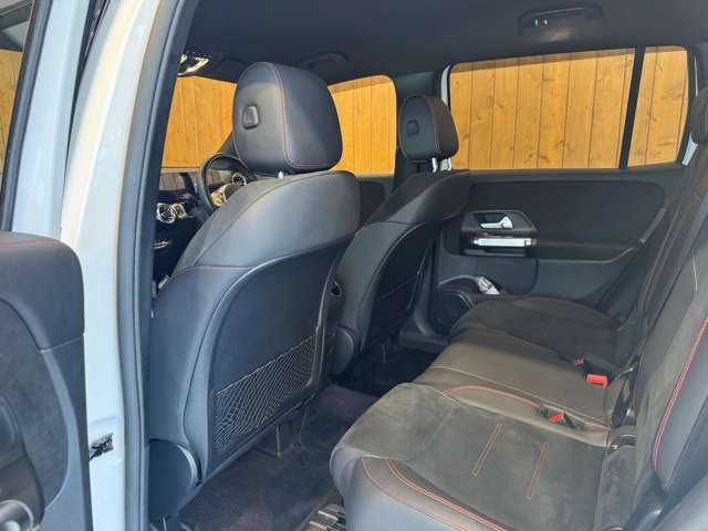 GLB 200d 4マチック AMGラインパッケージ