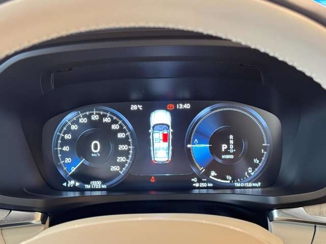 V60 リチャージ プラグイン ハイブリッド T6 AWD インスクリプション
