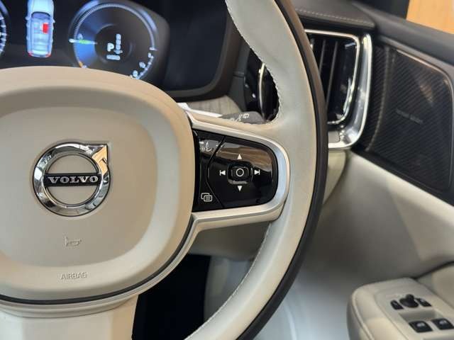 V60 リチャージ プラグイン ハイブリッド T6 AWD インスクリプション