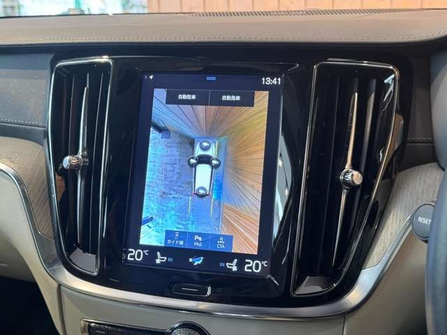 V60 リチャージ プラグイン ハイブリッド T6 AWD インスクリプション