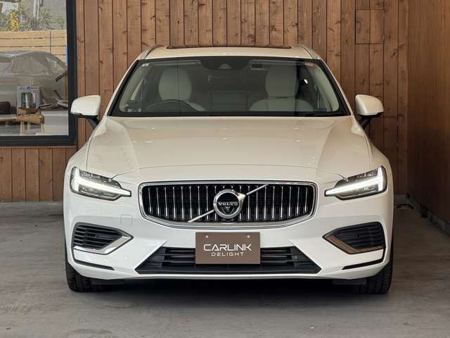 V60 リチャージ プラグイン ハイブリッド T6 AWD インスクリプション