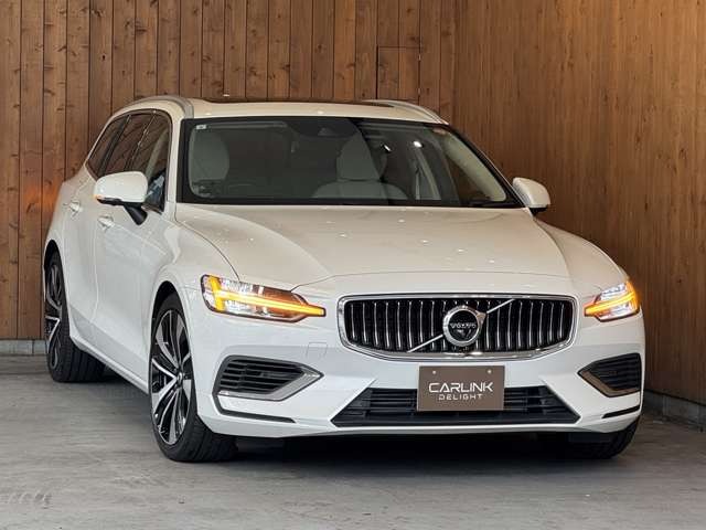 V60 リチャージ プラグイン ハイブリッド T6 AWD インスクリプション