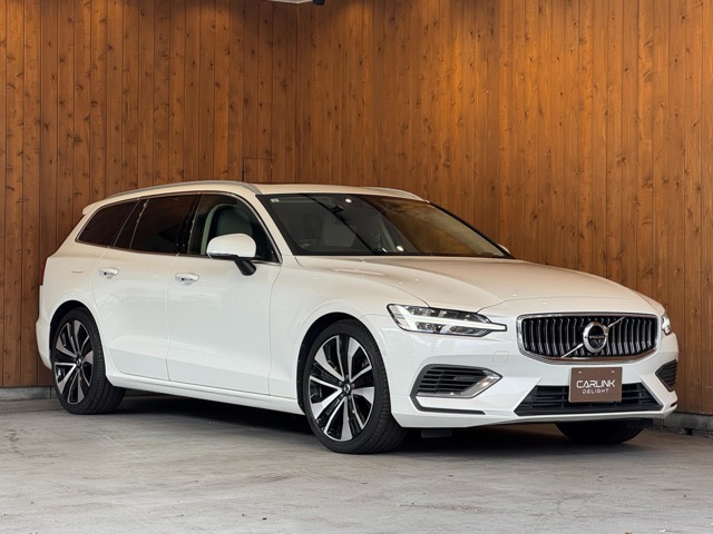V60 リチャージ プラグイン ハイブリッド T6 AWD インスクリプション 378.1万円