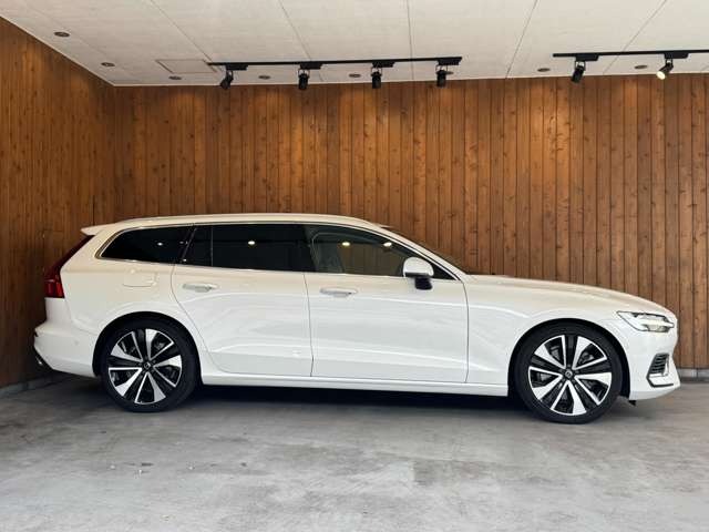 V60 リチャージ プラグイン ハイブリッド T6 AWD インスクリプション