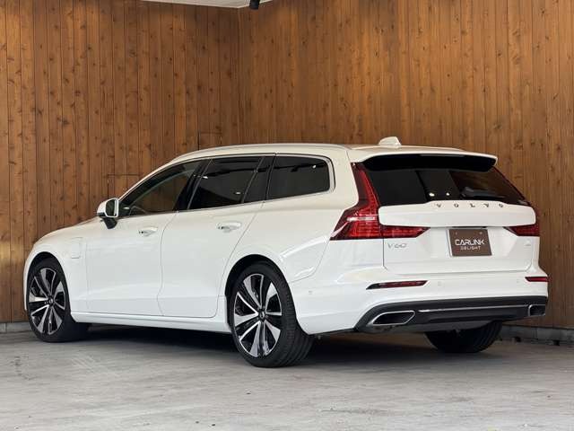 V60 リチャージ プラグイン ハイブリッド T6 AWD インスクリプション