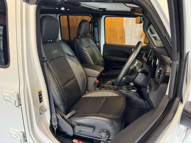 ラングラー アンリミテッド サハラ 2.0L 