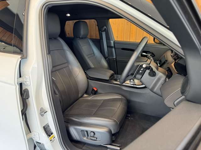 レンジローバーイヴォーク S 2.0L D200