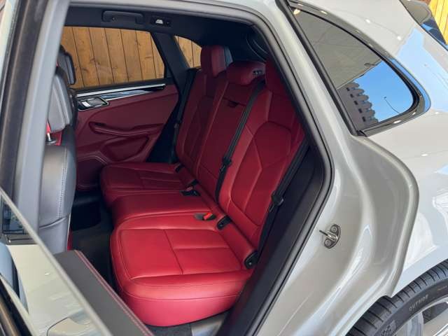 マカン PDK 4WD