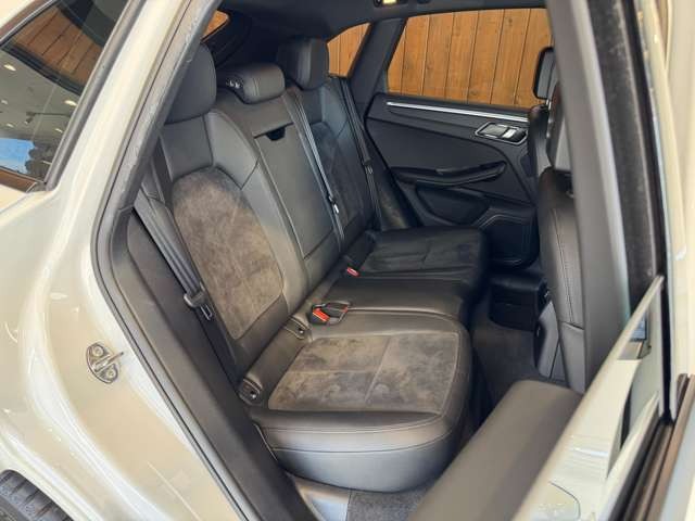 マカン PDK 4WD