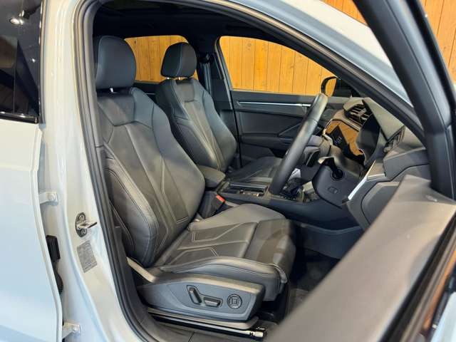 Q3 35 TFSI Sライン