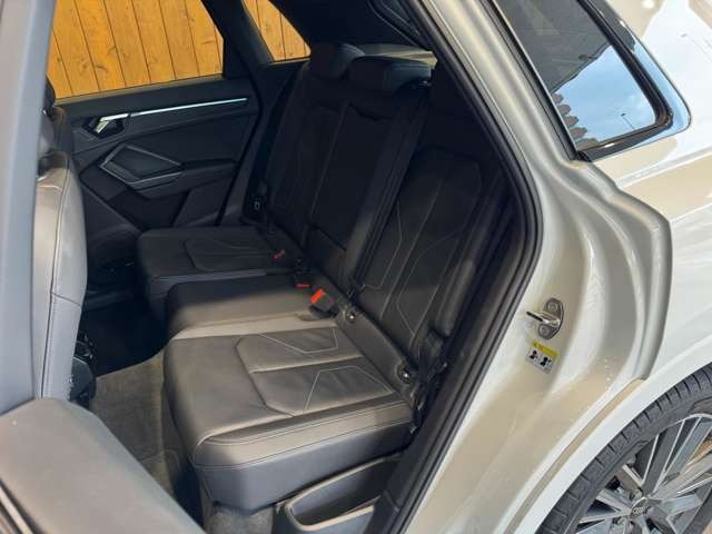 Q3 35 TFSI Sライン