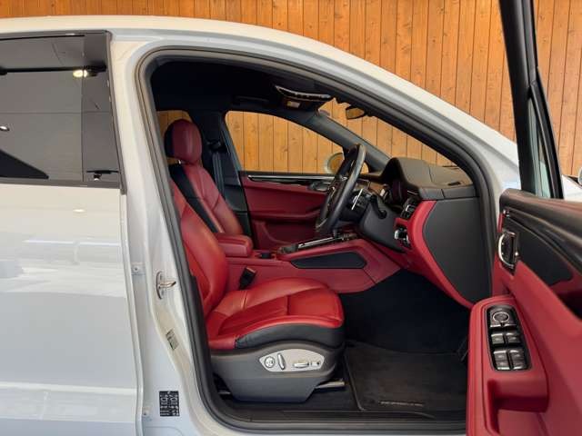 マカン PDK 4WD