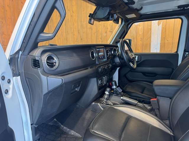 ラングラー アンリミテッド サハラ 2.0L 