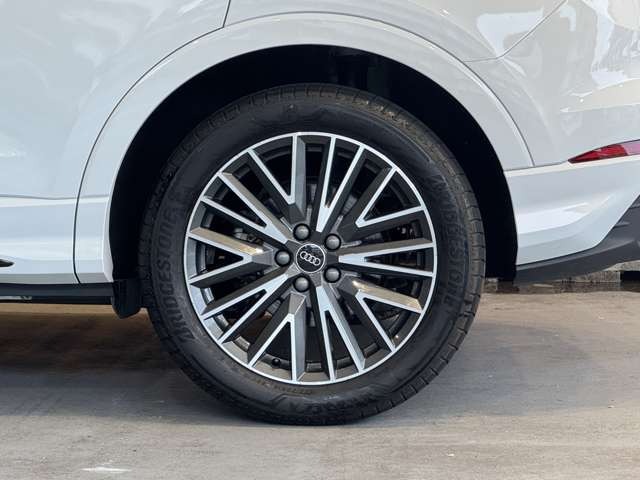 Q3 35 TFSI Sライン
