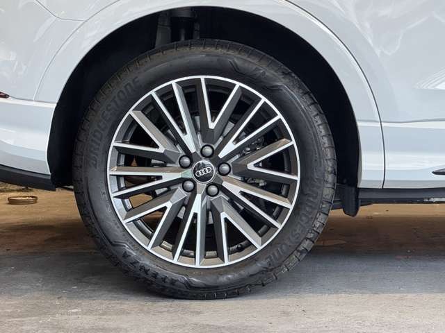 Q3 35 TFSI Sライン
