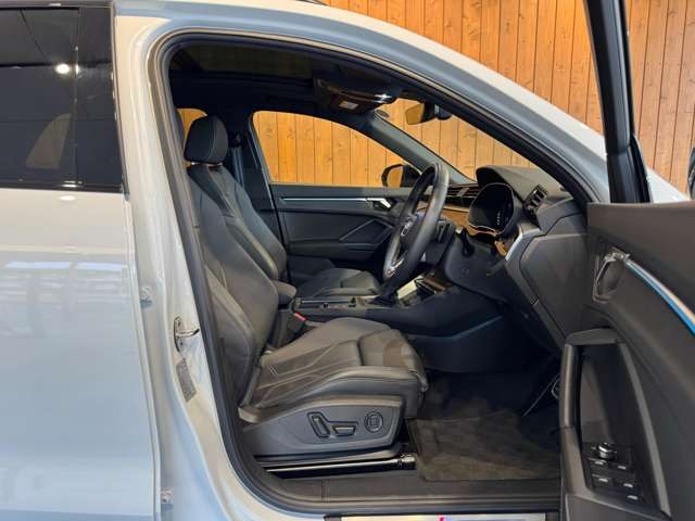 Q3 35 TFSI Sライン