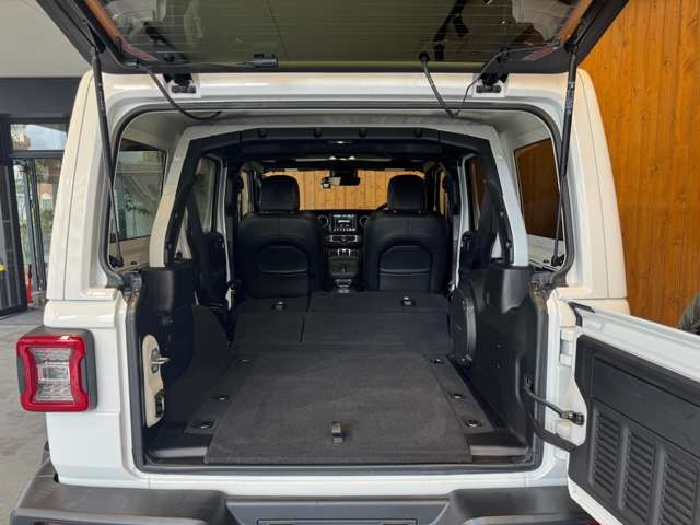 ラングラー アンリミテッド サハラ 2.0L 