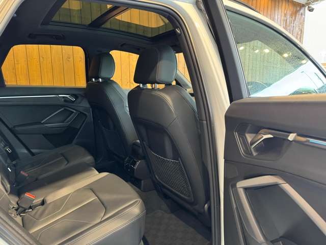 Q3 35 TFSI Sライン