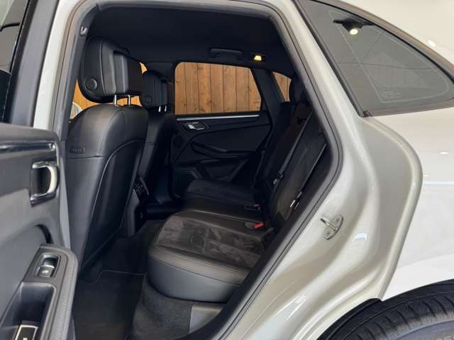 マカン PDK 4WD