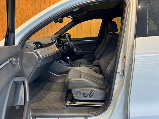 Q3 35 TFSI Sライン