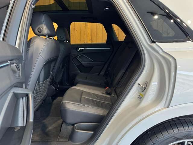 Q3 35 TFSI Sライン